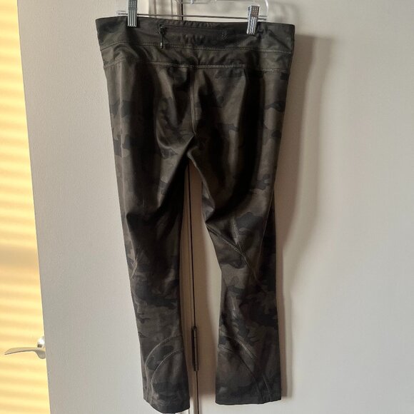 Lululemon Run Inspire Crop II Savasana Camo Size 6 - Picture 5 of 7